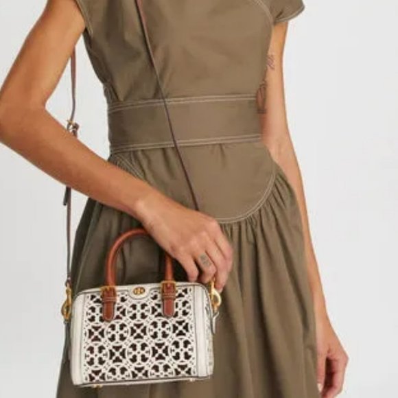 🔥NeW! $598 Tory Burch T Monogram Laser Cut Barrel Petite Bag - Picture 5 of 17